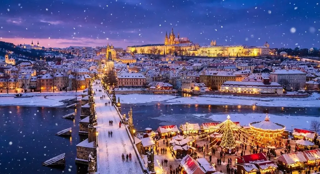 פראג בחורף: 10 המלצות קסומות לטיול בעיר המושלגת